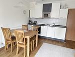 Küche / Küchenzeile - Komfortplus Ferienwohnung mit 1 Schlafzimmer und Balkon im Dachgeschoss (247) - Top-Hundeurlaub