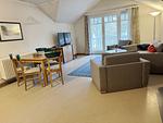 Wohnzimmer - Klassik Ferienwohnung mit 1 Schlafzimmer und Balkon im Dachgeschoss (258) - Top-Hundeurlaub