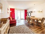 Wohnzimmer - Komfortplus Ferienwohnung mit 1 Schlafzimmer und Balkon im Obergeschoss (255) - Top-Hundeurlaub