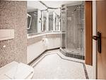 Badezimmer - Komfortplus Ferienwohnung mit 1 Schlafzimmer und Balkon im Obergeschoss (255) - Top-Hundeurlaub