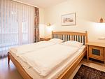 Schlafzimmer - Komfort Ferienwohnung mit 2 Schlafzimmern und Balkon im Obergeschoss (277) - Top-Hundeurlaub