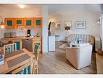Küche / Küchenzeile - Komfort Ferienwohnung mit 1 Schlafzimmer und Balkon im Dachgeschoss (283) - Top-Hundeurlaub