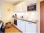 Küche / Küchenzeile - Komfortplus Ferienwohnung mit 1 Schlafzimmern und Balkon im Dachgeschoss (303) - Top-Hundeurlaub