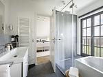 Badezimmer - Luxus Reetdachvilla mit 3 Schlafzimmern, Sauna und Kamin (E07) - Top-Hundeurlaub