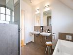 Badezimmer - Premium Reetdachvilla mit 2 Schlafzimmern, Sauna und Kamin (E25) - Top-Hundeurlaub