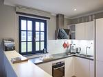 Küche / Küchenzeile - Premium Reetdachvilla mit 3 Schlafzimmern, Sauna und Kamin (F10) - Top-Hundeurlaub