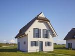 Hauptansicht - Luxus Reetdachvilla mit 3 Schlafzimmern, Sauna und Kamin (F12) - Top-Hundeurlaub