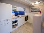 Küche / Küchenzeile - Ferienwohnung mit Meerblick, 2 Schlafzimmern und Balkon (NP/403) - Top-Hundeurlaub