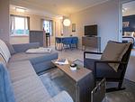 Wohnzimmer - Ferienwohnung mit Meerblick, 3 Schlafzimmern und Balkon (NP/406) - Top-Hundeurlaub