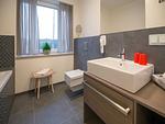 Badezimmer - Ferienwohnung mit Meerblick, 3 Schlafzimmern und Balkon (NP/406) - Top-Hundeurlaub