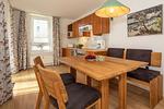 Wohn-Essbereich mit Esstisch und Sitzgelegenheit - Strand-Park 101 - Top-Hundeurlaub