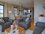 Wohnzimmer - Superior Reetdachvilla mit 2 Schlafzimmern (F24) - Top-Hundeurlaub