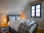 Schlafzimmer - Premium Reetdachvilla mit 3 Schlafzimmern, Sauna und Kamin (F19) - Top-Hundeurlaub