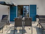 Terrasse - Premium Reetdachvilla mit 3 Schlafzimmern, Sauna und Kamin (F19) - Top-Hundeurlaub