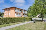 Fassade / Eingang - Ferienwohnung Sonnenblick mit Balkon und nur 800 m zum Strand - Top-Hundeurlaub