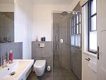 Badezimmer - LuxusPlus Reetdachvilla mit 4 Schlafzimmern, Sauna und Kamin (G08) - Top-Hundeurlaub