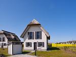 Hauptansicht - LuxusPlus Reetdachvilla mit 4 Schlafzimmern, Sauna und Kamin (G09) - Top-Hundeurlaub