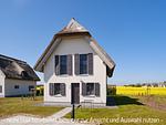 Hauptansicht - LuxusPlus Reetdachvilla mit 4 Schlafzimmern, Sauna und Kamin (G10) - Top-Hundeurlaub