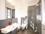 Badezimmer - LuxusPlus Reetdachvilla mit 4 Schlafzimmern, Sauna und Kamin (G11) - Top-Hundeurlaub