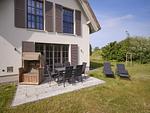 Terrasse - Luxus Reetdachvilla mit 3 Schlafzimmern, Sauna und Kamin (H07) - Top-Hundeurlaub