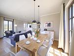 Wohnzimmer - Luxus Reetdachvilla mit 3 Schlafzimmern, Sauna und Kamin (H18) - Top-Hundeurlaub