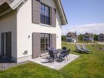 Terrasse - Premium Reetdachvilla mit 3 Schlafzimmern, Sauna und Kamin (H21) - Top-Hundeurlaub