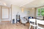 Wohnzimmer - Ferienhaus Auszeit 14 Feriendorf Klein Stresow Rügen - Top-Hundeurlaub