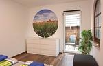 Schlafzimmer mit Blick in Richtung Balkon - Ferienwohnung Storchennest - Top-Hundeurlaub