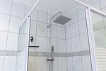 Regendusche im Badezimmer - Ferienwohnung Storchennest - Top-Hundeurlaub