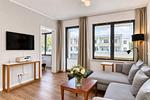 Wohnzimmer - Ferienwohnung Meer & Mehr 15 Parkvillen Carlota und Candela Baabe - Top-Hundeurlaub