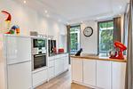 Küche / Küchenzeile - Ferienwohnung Spa Penthouse in der Villa Amalie Binz - Top-Hundeurlaub