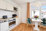 Küche / Küchenzeile - Ferienwohnung Binzer Strandgut 36 im Haus Jahreszeiten Binz - Top-Hundeurlaub