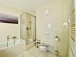 Badezimmer - Ferienwohnung Binzer Seeblick 35 Haus Jahreszeiten Binz - Top-Hundeurlaub