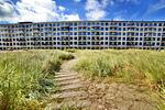 Fassade / Eingang - Ferienwohnung Rügenloft 4 im Haus Prora Düne 7 - Top-Hundeurlaub