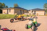 Spielanlage - Bauernhof Lafrenz - Ferienhaus Nelke - Top-Hundeurlaub