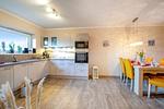 Küche / Küchenzeile - Wellness - Ferienhaus Küstenwind - Top-Hundeurlaub