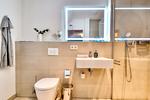 Badezimmer - Ferienwohnung Bachstelze 22 im Wreecher Idyll Rügen - Top-Hundeurlaub