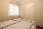 Schlafzimmer - Strandschlösschen Haus II Fewo 6 - Top-Hundeurlaub