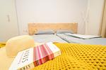 Schlafzimmer mit Doppelbett - Deichpoofe -  Wohnung 1-06 - Top-Hundeurlaub