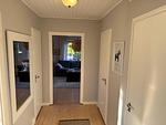 Flur im Ferienhaus Hus Hörnsö – heller Eingangsbereich im Ferienhaus - Hus Hornsö - Top-Hundeurlaub