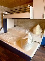 Familienzimmer mit separatem Schlafzimmer mit Balkon inklusive Frühstück - Top-Hundeurlaub