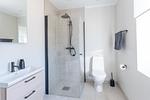 Modernes Badezimmer mit Dusche – Neubau-Ferienhaus Villa Vita in Timmernabben - Villa Vita - Top-Hundeurlaub