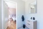Helles Badezimmer mit moderner Ausstattung – Ferienhaus an der Ostsee Småland - Villa Vita - Top-Hundeurlaub