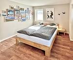 Schlafzimmer mit Doppelbett - Wohnung HF 12 - "Luftsnapper´s" - Top-Hundeurlaub