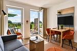 Wohnzimmer - Ferienwohnung Grünfink 04 im Wreecher Idyll Rügen - Top-Hundeurlaub