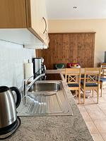 Küche / Küchenzeile - Ferienwohnung Sonnenblume mit Infrarotkabine - Top-Hundeurlaub