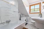 Badezimmer mit Badewanne - Reihenhaus 6 - Delfin - Top-Hundeurlaub