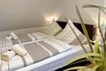 Schlafzimmer - Up Süderdün Ferienwohnung 2 - Top-Hundeurlaub