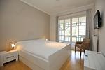 1. Schlafzimmer mit Doppelbett - Wohnung 01 - Top-Hundeurlaub