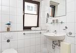 Badezimmer in der Wohnung Jungnamen Sand 01 - Haus Jungnamen Sand Whg. 1 - Top-Hundeurlaub